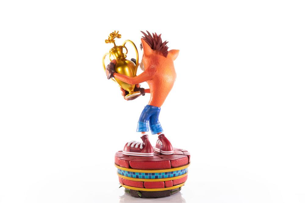 First4Figures - Crash Team Racing Nitro-Fueled (Crash Winner) RESIN Statue Figure