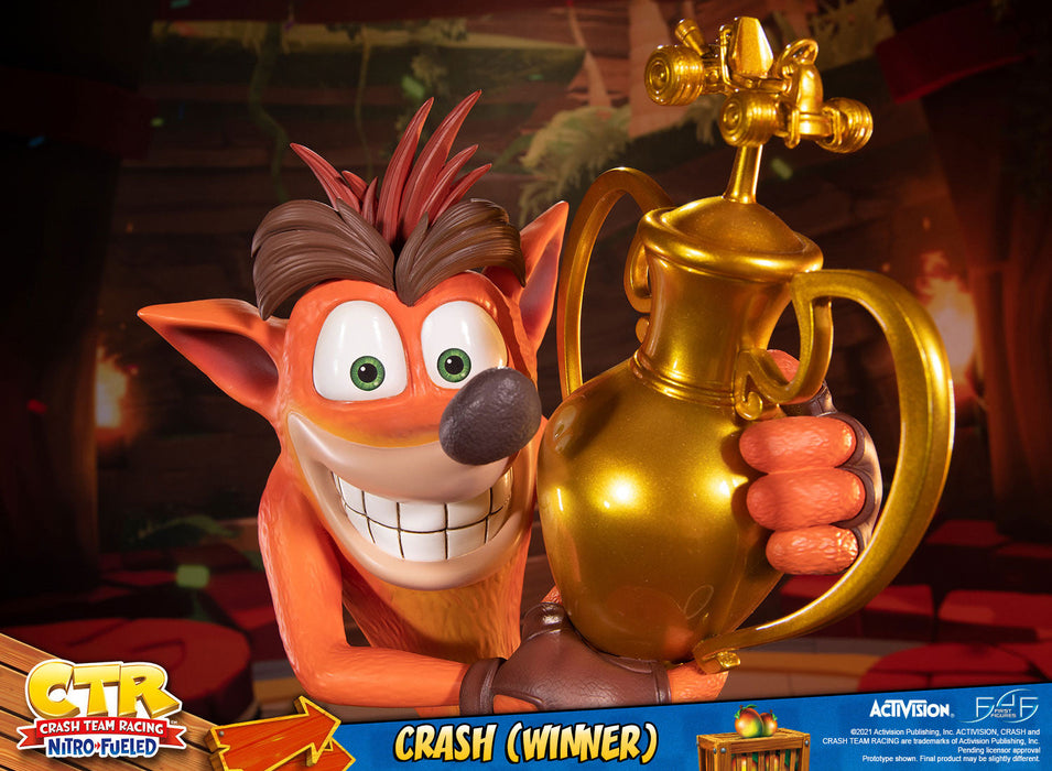 First4Figures - Crash Team Racing Nitro-Fueled (Crash Winner) RESIN Statue Figure