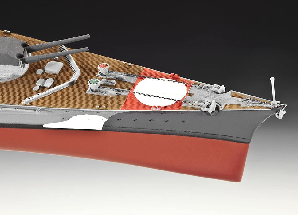 REVELL 05098 - German Battleship Bismarck 1:700 Scale Model Boat