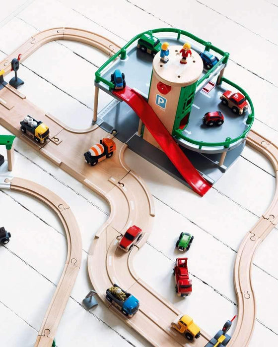 BRIO - Parking Garage (33204)