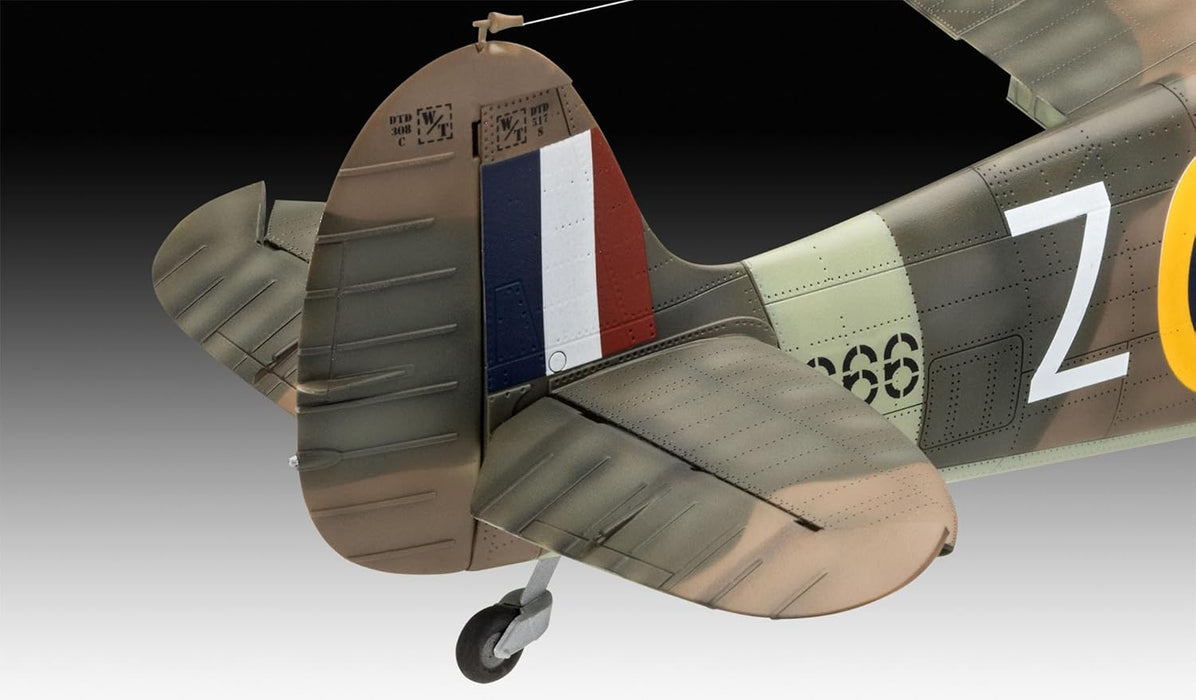 REVELL 05688 - Spitfire Mk.II "Aces High" Iron Maiden 1:32 Scale Model Plane Set