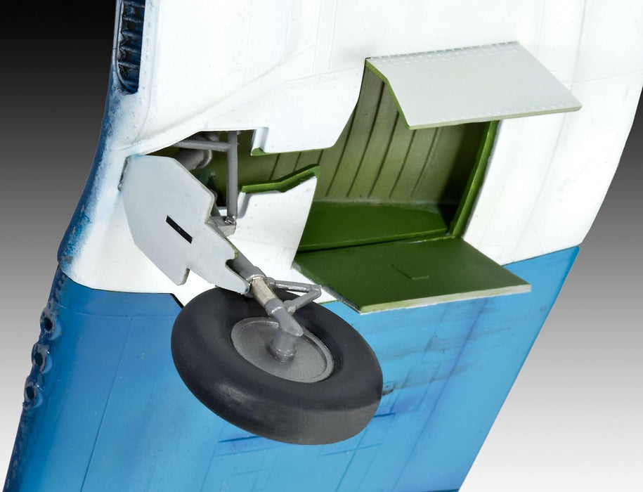 REVELL 64781  - Vought F4U-1A Corsair 1:32 Scale Model Set