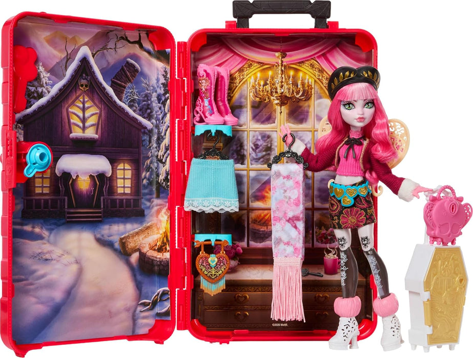 Monster High Skulltimate Secrets Cabin Eek-Scape Clawdeen Doll