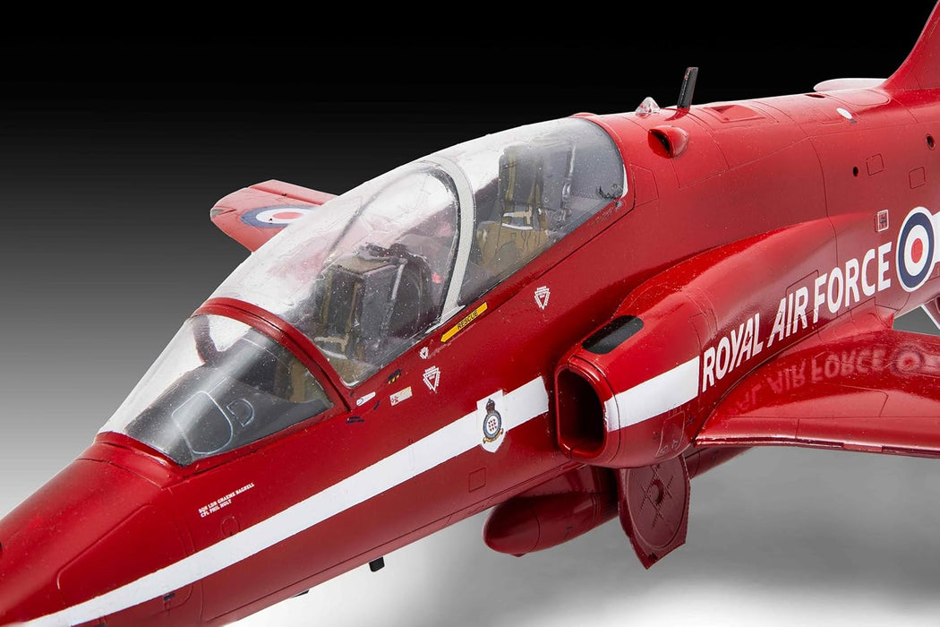 REVELL 04284 - BAe Hawk T.1A RAF Red Arrows 1:32 Scale Model Plane