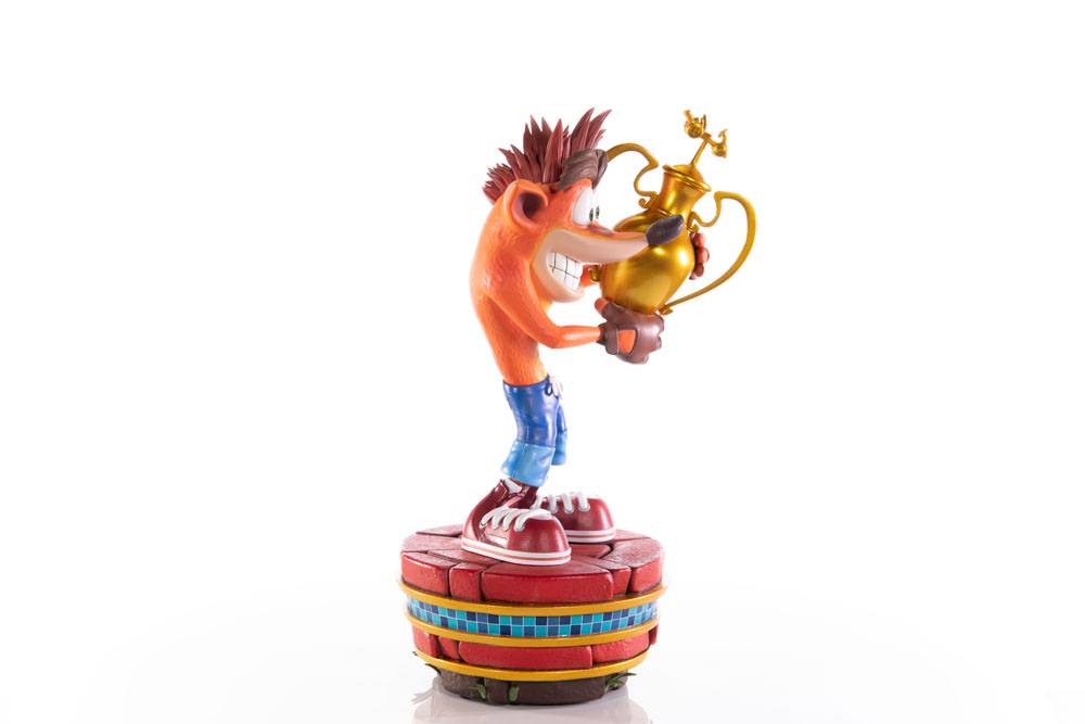 First4Figures - Crash Team Racing Nitro-Fueled (Crash Winner) RESIN Statue Figure